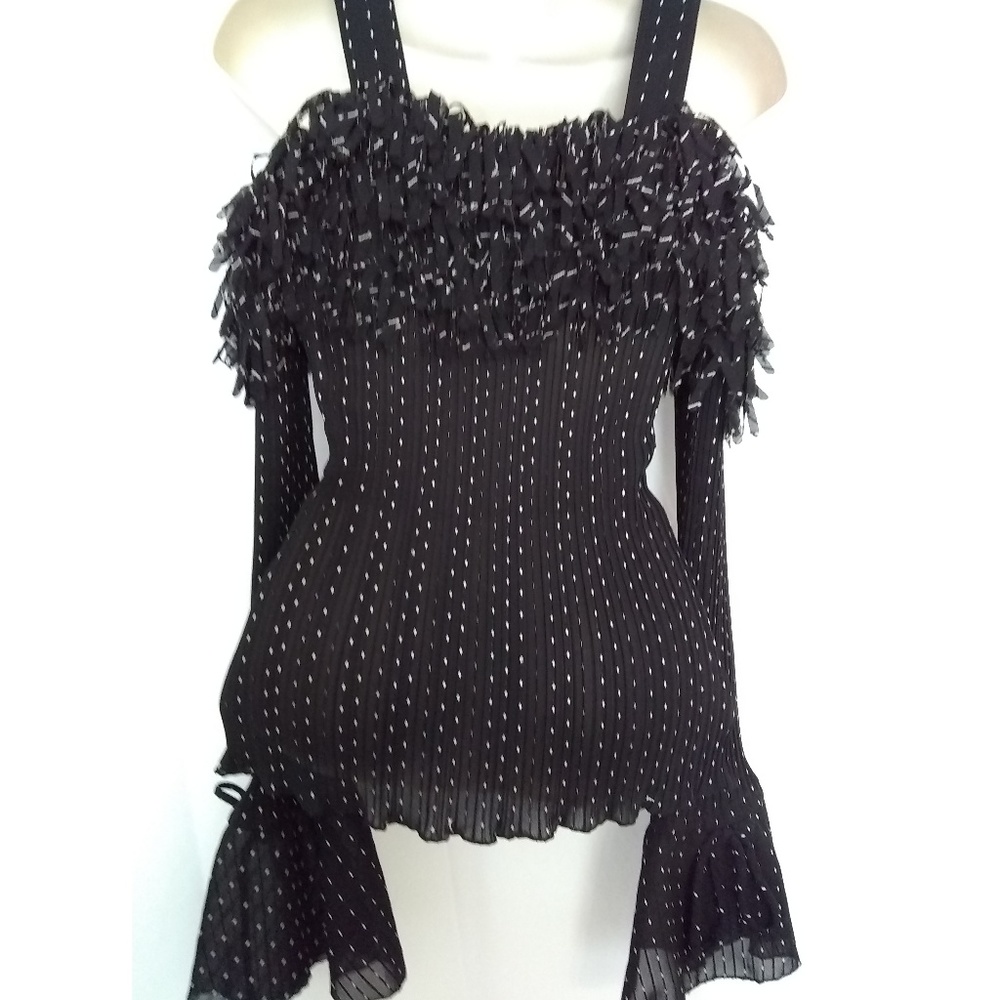 Womens Cold Shoulderw/Straps M Fringed Top in Wome